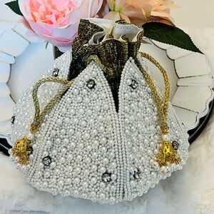 🌸RAMLA Pearl Embellished White and Gold Clutch🌸  NWOT